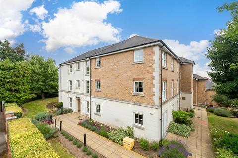 1 bedroom ground floor flat for sale, Glen View, Gravesend, Kent