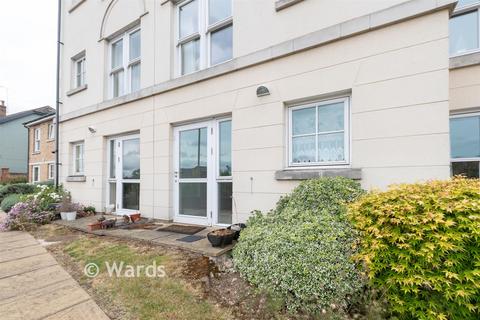 1 bedroom ground floor flat for sale, Glen View, Gravesend, Kent