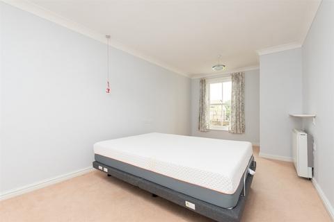 1 bedroom ground floor flat for sale, Glen View, Gravesend, Kent