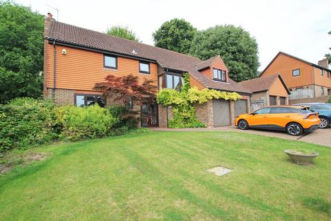 4 bedroom detached house for sale, Saffrons Park, Eastbourne, BN20 7UX