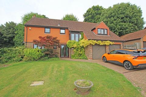 4 bedroom detached house for sale, Saffrons Park, Eastbourne, BN20 7UX