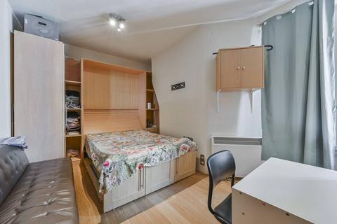 Studio for sale, Hunter Street, Bloomsbury, London, WC1N