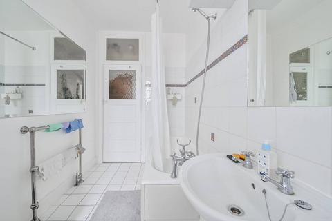 Studio for sale, Upper Woburn Place, Bloomsbury, London, WC1H