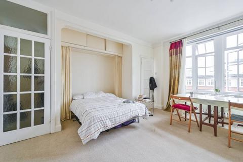 Studio for sale, Upper Woburn Place, Bloomsbury, London, WC1H