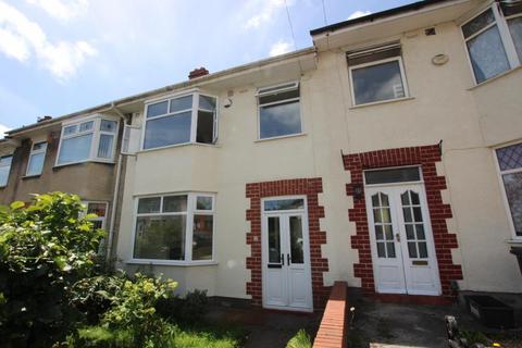 3 bedroom terraced house to rent, Batten Road, Bristol BS5