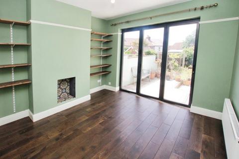 3 bedroom terraced house to rent, Batten Road, Bristol BS5