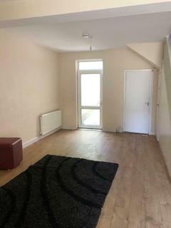 4 bedroom terraced house to rent, Inkerman Street, Luton LU1