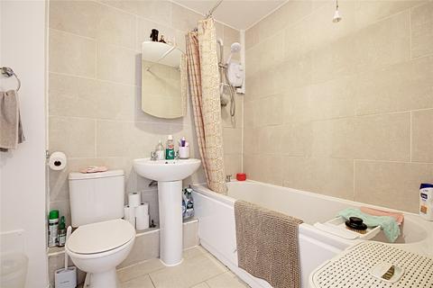 1 bedroom flat to rent, Waddington Close, Enfield, EN1