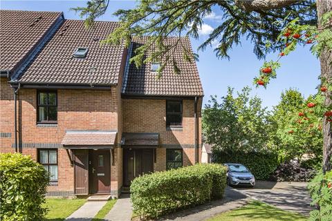 18 Badgers Close, Woking, GU21 3JF