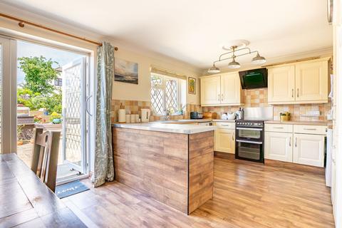 4 bedroom semi-detached house for sale, Kimberley Road, Benfleet, SS7