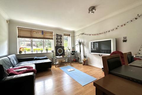 2 bedroom flat for sale, Foxlands Close, Watford, WD25