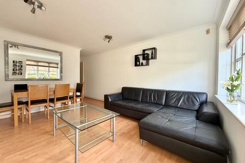 2 bedroom flat for sale, Foxlands Close, Watford, WD25