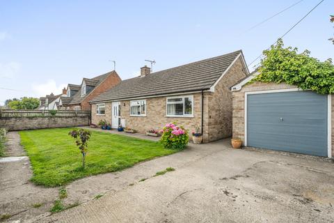 4 bedroom bungalow for sale, The Green, Longcot, Oxfordshire, SN7