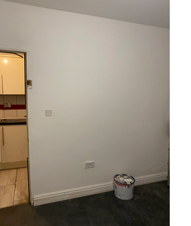 1 bedroom in a house share to rent, Russell Road, London E10