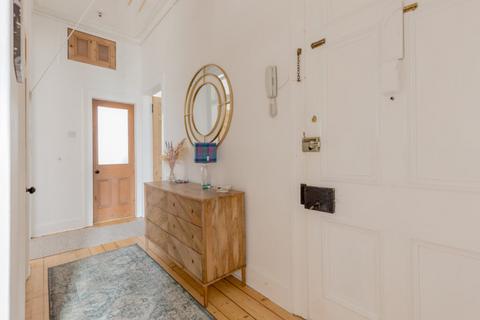 107/4 Bellevue Road, Edinburgh, EH7 4DG