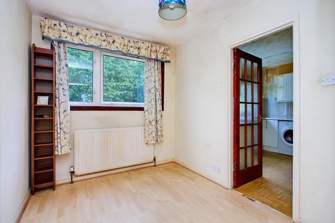 16 Eskvale Drive, Penicuik, EH26 8JH