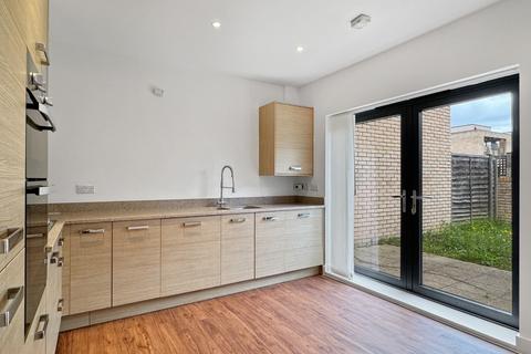 3 bedroom townhouse for sale, Ellis Road, Cambridge CB2