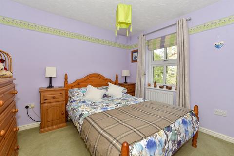15 Bramble Tye, Laindon, Basildon, SS15 5GR