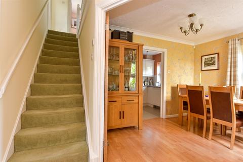 15 Bramble Tye, Laindon, Basildon, SS15 5GR