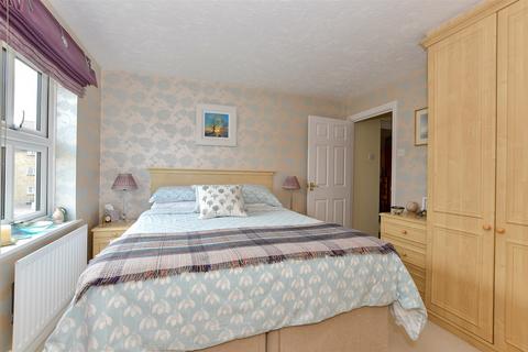 15 Bramble Tye, Laindon, Basildon, SS15 5GR