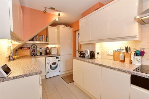 15 Bramble Tye, Laindon, Basildon, SS15 5GR