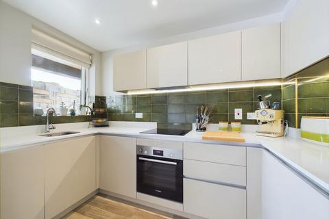 1 bedroom apartment for sale, Montmorency Gardens, London, N11