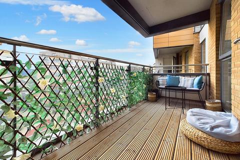 1 bedroom apartment for sale, Montmorency Gardens, London, N11