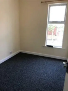5 bedroom house to rent, at Bristol, 72, Dickenson Road M14