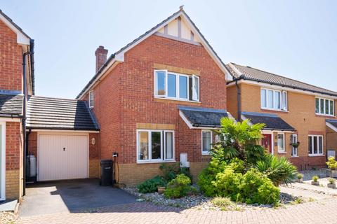 3 bedroom link detached house for sale, Megson Drive, Lee-on-the-Solent, PO13