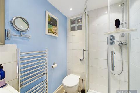 undefined, Brighton Road, Surbiton KT6
