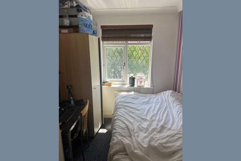 Flat share to rent, Southborough Lane, Bromley, BR2 8AR