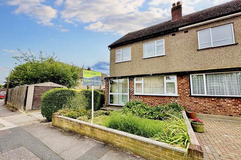 19 Burstead Drive, Billericay, CM11 2QP