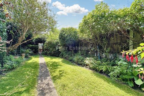 19 Burstead Drive, Billericay, CM11 2QP