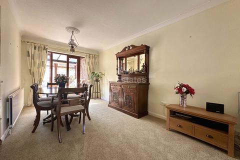 19 Burstead Drive, Billericay, CM11 2QP