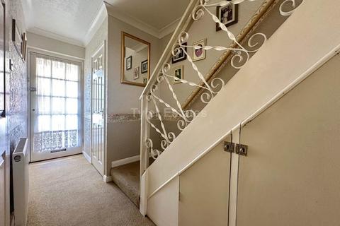 19 Burstead Drive, Billericay, CM11 2QP