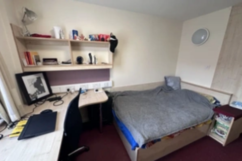 4 bedroom apartment to rent, at Bristol, Apartment A4, Q3 Apartments, Hyde Grove M13