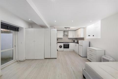 1 bedroom flat to rent, Tasso Road, W6