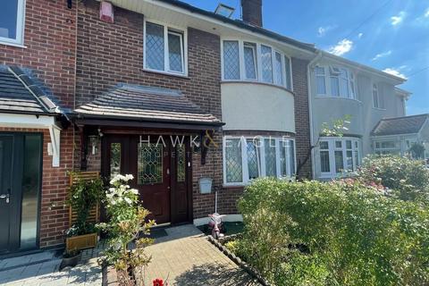 4 bedroom terraced house to rent, Naseby Road, Ilford, Essex. IG5