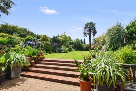 4 bedroom detached bungalow for sale, Eastcourt Lane, Gillingham, ME7