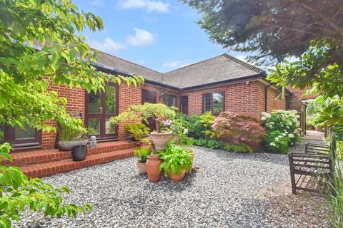 4 bedroom detached bungalow for sale, Eastcourt Lane, Gillingham, ME7