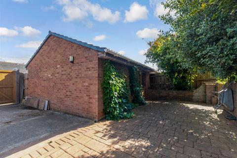 4 bedroom detached house for sale, Aintree Close, Gravesend, Kent