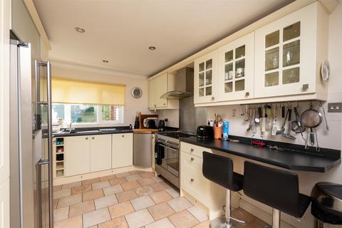 4 bedroom detached house for sale, Aintree Close, Gravesend, Kent