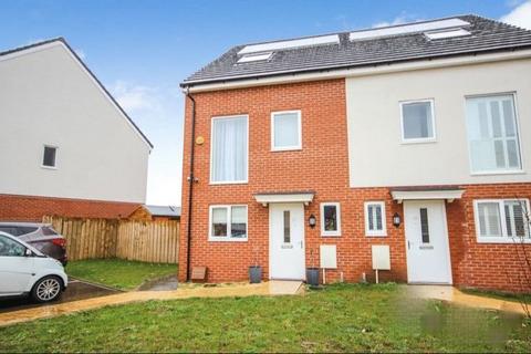 3 bedroom semi-detached house to rent, Champion Way, Bedfordshire MK42