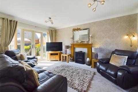 3 bedroom semi-detached house for sale, Dalziel Drive, Whittington, Worcester, Worcestershire, WR5