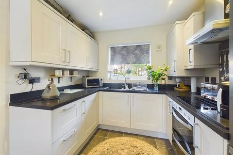17 Dalziel Drive, Whittington, Worcester, WR5 2QY