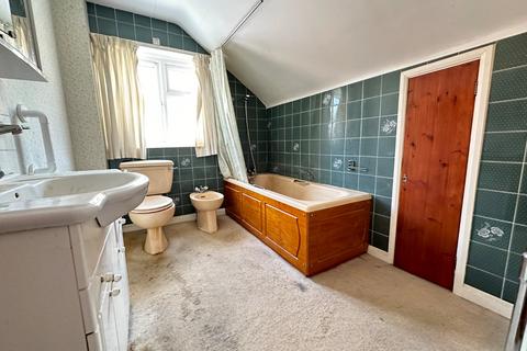 Easdale Highfield Crescent, Hindhead, GU26 6TG