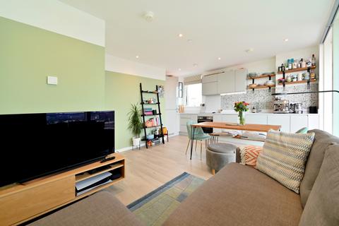 2 bedroom flat for sale, Kitson House, London E3