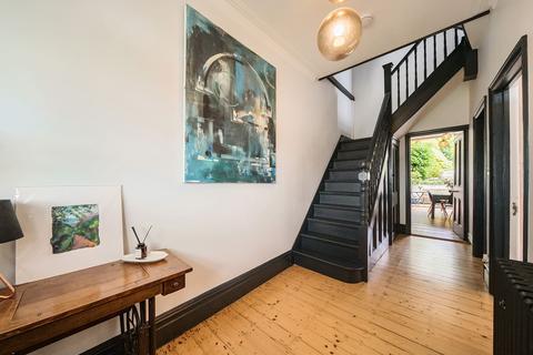 2 Bramley Avenue, Coulsdon, CR5 2DP