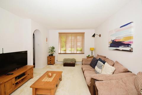 3 bedroom terraced house to rent, Devonshire Road Carshalton SM5
