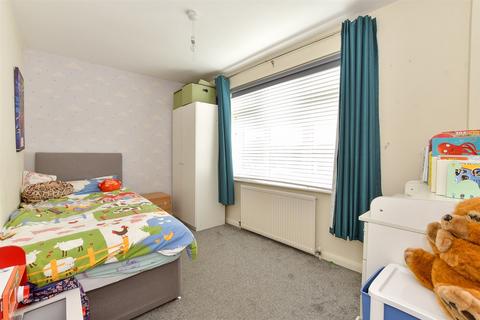 71 Cedar Avenue, Wickford, SS12 9DU